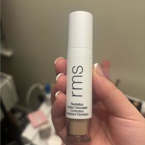 RMS Beauty Revitalize Hydra Concealer